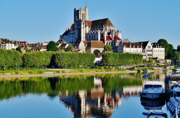 cropped-auxerre_stadtpanorama_from_quai_de_lancienne_abbaye.jpg